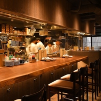 【炭焼き、藁焼き、釜炊き】ライブ感満載な厨房