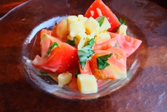 牛タンチップスのシーザーサラダ