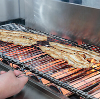 【希少な天然あなご】独自の地焼きで旨味を凝縮◎