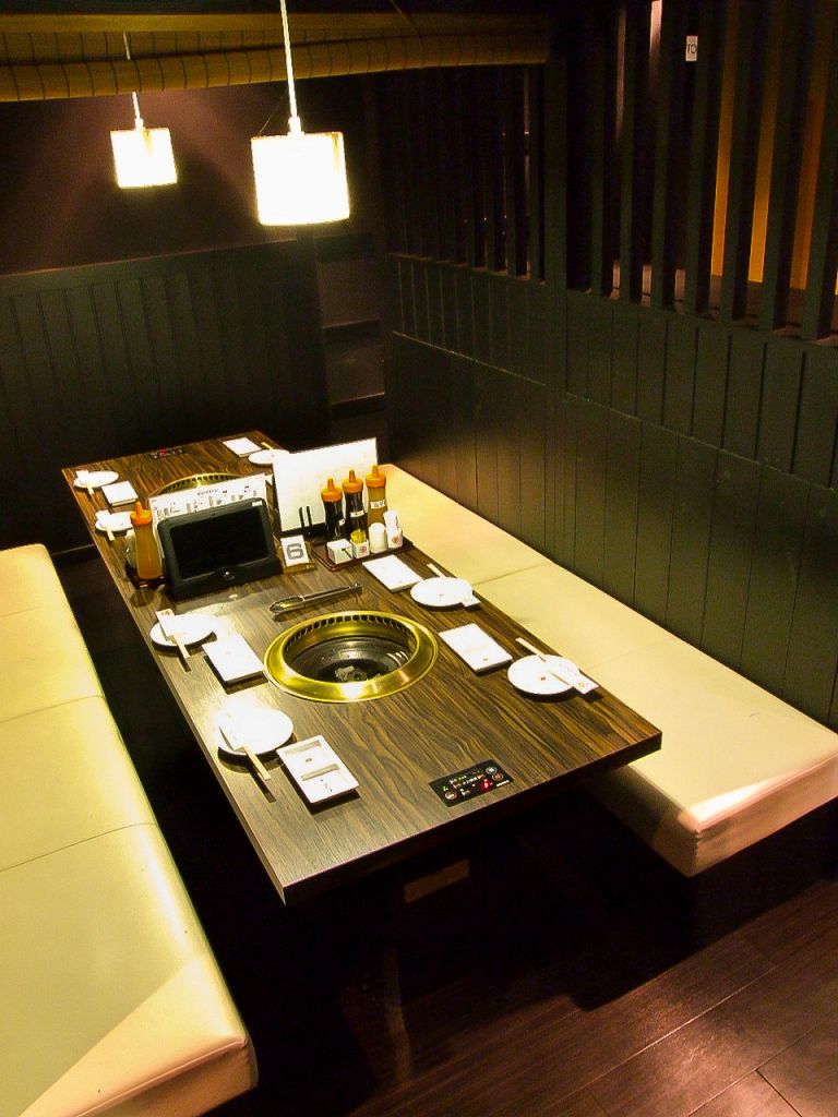 ご家族や8名くらいまでのグループにはこちらの席がオススメ☆皆で焼肉おいしいね☆