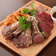 贅沢にA5ランク和牛を使用！厳選された肉料理多数☆