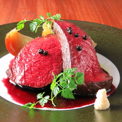 猟師EzoMOmij直送 蝦夷鹿モモ肉 ロースト ～葡萄山椒マルサラソース～