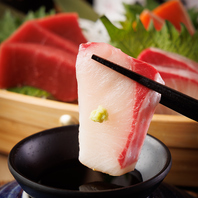 自慢の創作料理に舌鼓をうつ、和やかな空間！