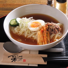 冷麺も温めんも自分好みに!トッピングで楽しむ一杯