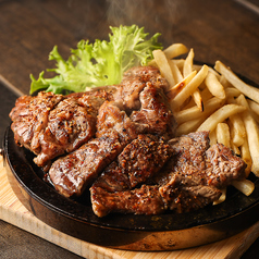 特撰牛ステーキ(ポテト付)〈150g〉
