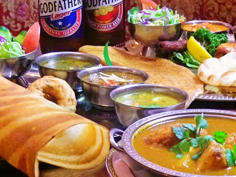 北インドと南インド料理両方を楽しめる！美味しい薬膳料理も食べられる本格派のお店。