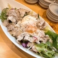 料理メニュー写真&nbsp;豚しゃぶ温玉サラダ