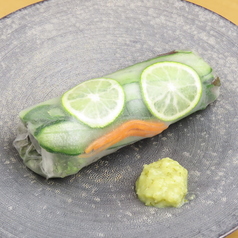 季節の生春巻き　スダチ麹添えの写真
