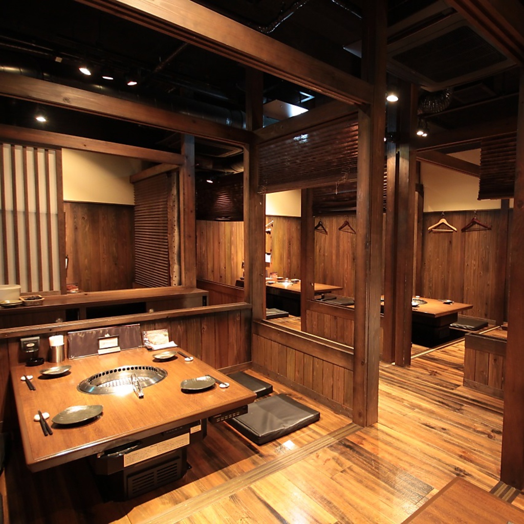 情緒溢れる掘りごたつ個室席。貸切は３０名までＯＫ！サプライズ等も応相談★