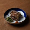 料理メニュー写真&nbsp;名古屋コーチンのモモタタキ刺し