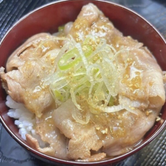 ネギ塩豚バラ丼