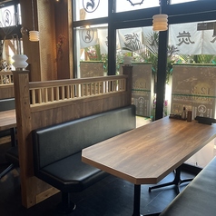 5名様のテーブルお席です。ファミリーやご友人との集まりにも最適です◎