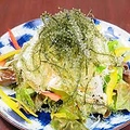 料理メニュー写真 海ぶどう島豆腐サラダ