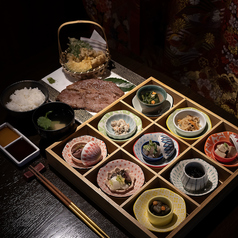 9種のおばんざいと選べるメイン！！