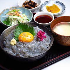 生しらす丼