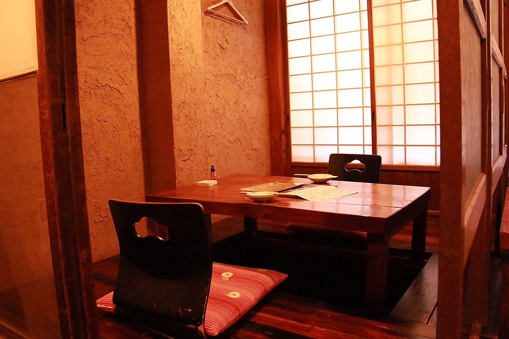 九州料理　水炊き もつ鍋 馬刺し イカ サバ 薬院 居酒屋 肉 薬院駅 渡辺通 飲み放題　大人の隠れ家