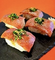 料理メニュー写真 A5 黒毛和牛のザブトン炙り握り