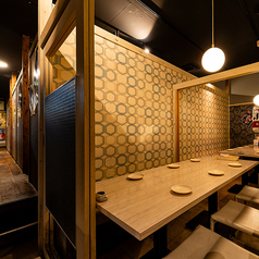 歓送迎会、結婚式の二次会など、団体様での貸切宴会も承っていおります。最大130名様までご案内可能！ご予算やお席に関するお問い合わせもお気軽にご相談ください。ご宴会は2H飲み放題付2,980円(税抜)～お値段別に多数ご用意しております♪