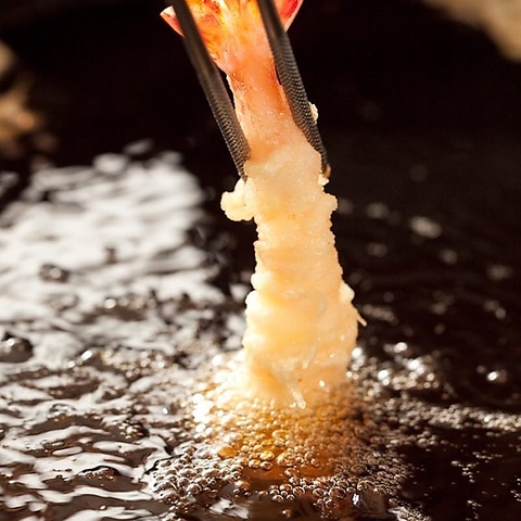 粋な天ぷらで上質なひとときを。創業大正十三年、伝統と革新を追求し続ける和料理店。