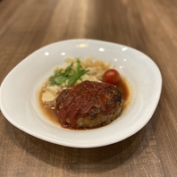 常連さんお墨付き◎ママ自家製ハンバーグ！