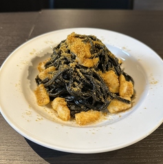 イカ墨麺のカラスミパスタ