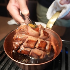 厳選された極厚＆ジューシーなお肉で贅沢なひとときを