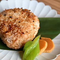 おこげたまらん焼きおにぎり