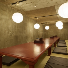 炭火やBB 麻生店の雰囲気1