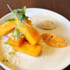 ポレンタフリット　ピカンテサラミとトリュフのクリームチーズのディップ