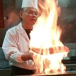 「鰹の藁焼き」は店内で調理！カウンター越しに迫力ある調理風景が一望できます！