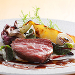 厳選イタリアンとワインを！落ち着いた雰囲気の店内は、大切な方との記念日や接待に最適です。