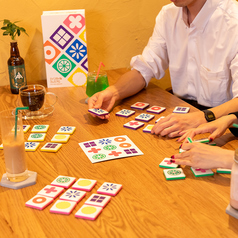 ひとりでも、友だちとでも、初対面の人とも盛り上がれる。世代や国を超えて楽しめる「ボードゲーム空間」。話題の新作から定番の名作まで、様々なジャンルのゲームを取り揃えています。「ちょっと遊んでみたい」も、「じっくりやり込みたい」も大歓迎！初心者の方にはスタッフが丁寧にレクチャーします★