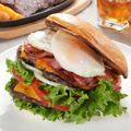 料理メニュー写真&nbsp;[5]メガバーガー