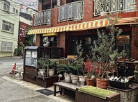 お洒落な外観。ふらっと立ち寄りたくなるお店
