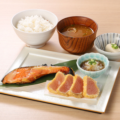 本日の西京焼きとレアかつ定食
