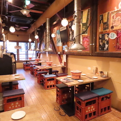 大衆感のあるテーブル席です♪
