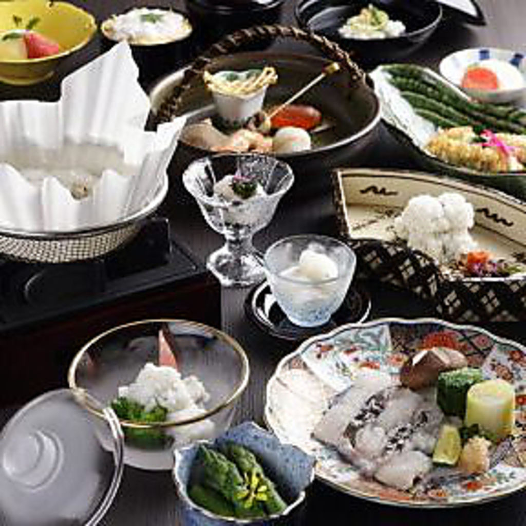 花柳がお贈りする【懐石コース】　　はも懐石が一番人気【はもづくしのコースです】