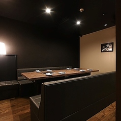 個室チャージのみあり。最大4名様用2室は1組あたり1,100円。最大10名様用1室は1組あたり3,300円。※喫煙不可