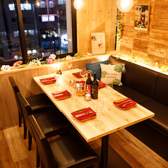 夜景×個室 肉とチーズのバル MEAT HOLIC 姫路駅前店の雰囲気1