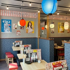 懐かしい雰囲気漂うレトロな店内♪。お一人様はもちろん会社の同僚の方たちと帰宅前に1杯、お気軽にふらっとお立ち寄りください！