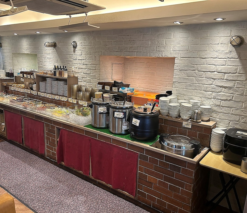 30種類以上のサイドメニューを揃えたビッフェスタイル♪