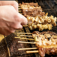 一つ一つ丁寧に手で九仕入れした焼き鳥やもつ煮で乾杯♪