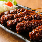 名古屋名物の味噌串カツ・手羽先の唐揚げをご用意！お酒と一緒に是非一度ご賞味下さい！