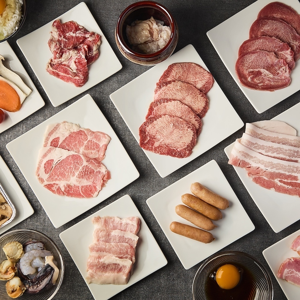 カルビ・ホルモンなど定番お肉や海鮮・野菜がリーズナブルに食べ放題でお楽しみいただけます♪