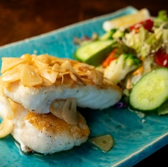 PESCADO A LO AJO 白身魚のガーリックソース和え