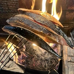 名物のカツオの藁焼きはオススメです。その他仕入れに応じてサワラやマグロも藁焼き有ります。