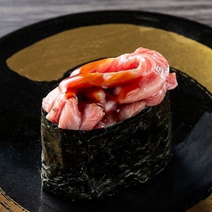 和牛炙りユッケ軍艦　１貫