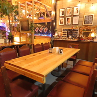 倉庫からカフェ＆バーへと変貌したおしゃれな空間◎