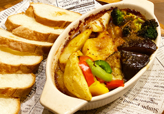 イカとポテトと彩り野菜のカレーアヒージョ