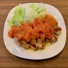 赤のチキンステーキ弁当 (+副菜とライス付）